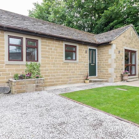Large 2-Bedroom Bungalow Near Airedale Hospital, Keighley, Convenient Location With Parking Steeton Kültér fotó