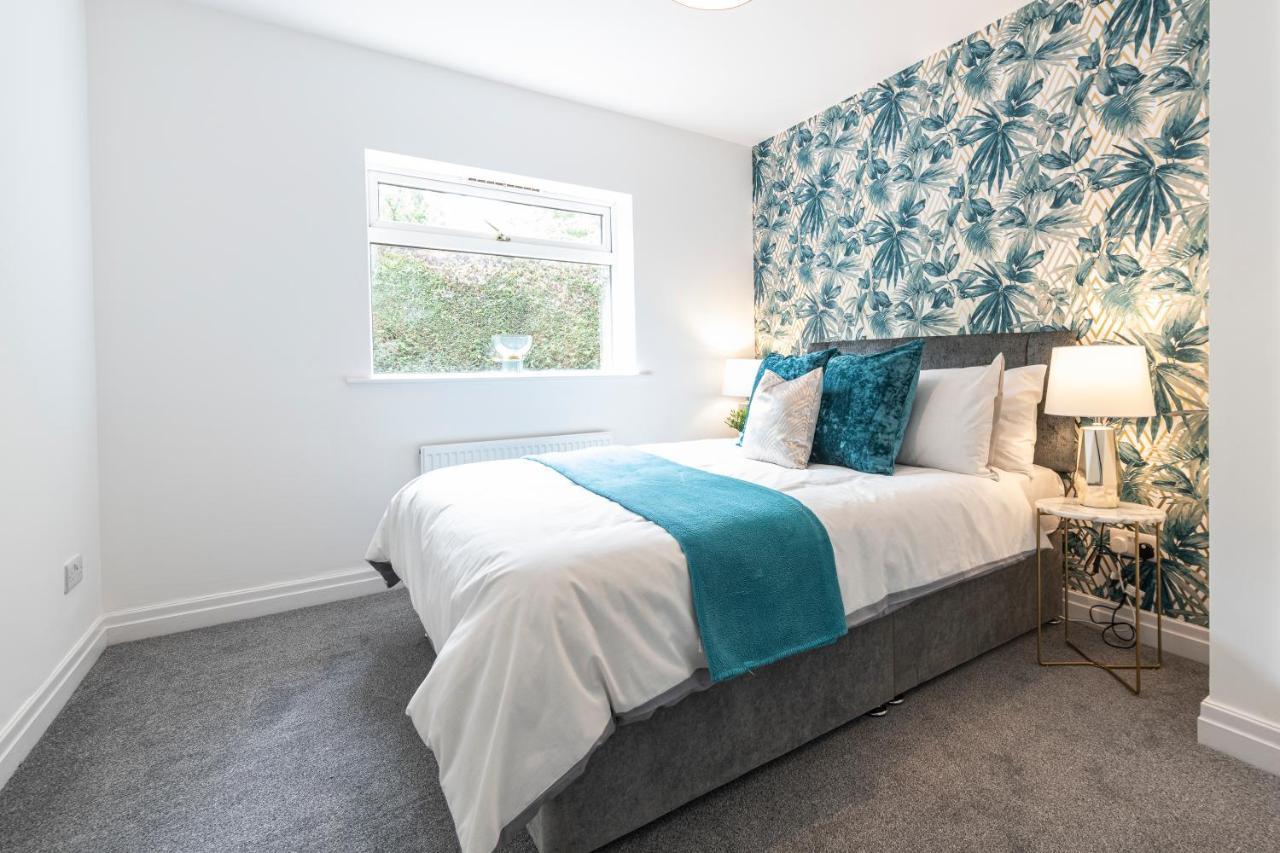 Large 2-Bedroom Bungalow Near Airedale Hospital, Keighley, Convenient Location With Parking Steeton Kültér fotó